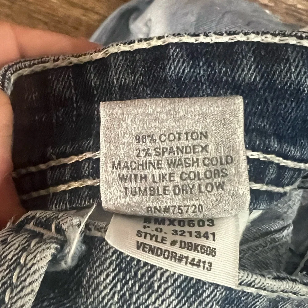 Day Trip Leo Light Wash Jeans Distressed Size 30